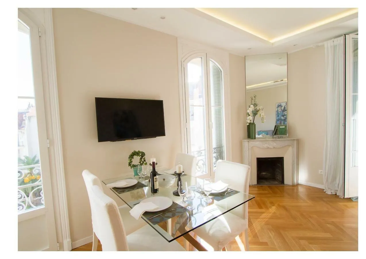 Victor Hugo Apartment Nice