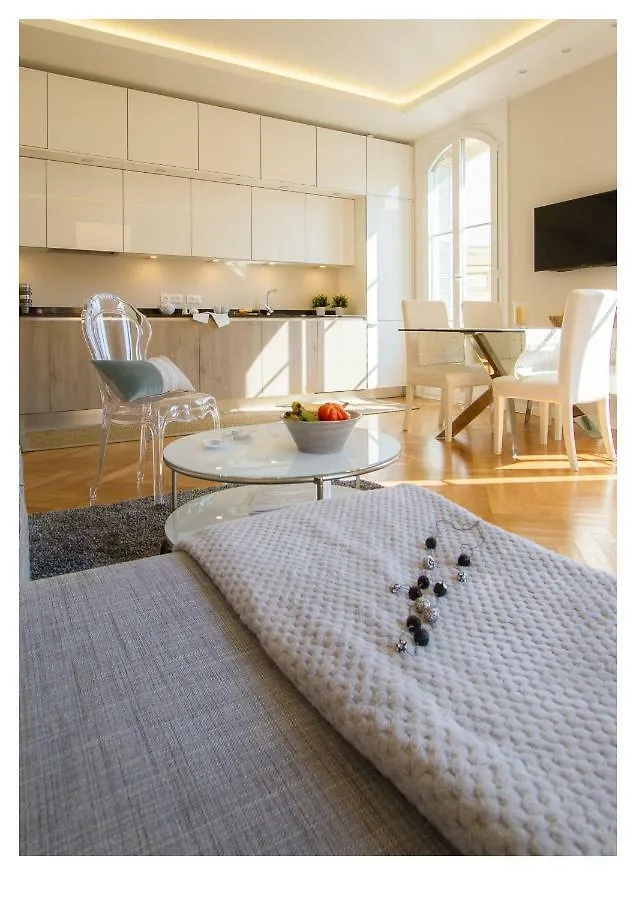 Victor Hugo Apartment Nice